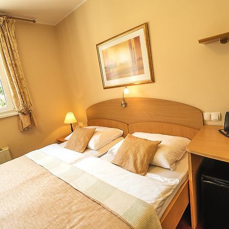 Guest House Pri Gondoli Maribor Exteriör bild
